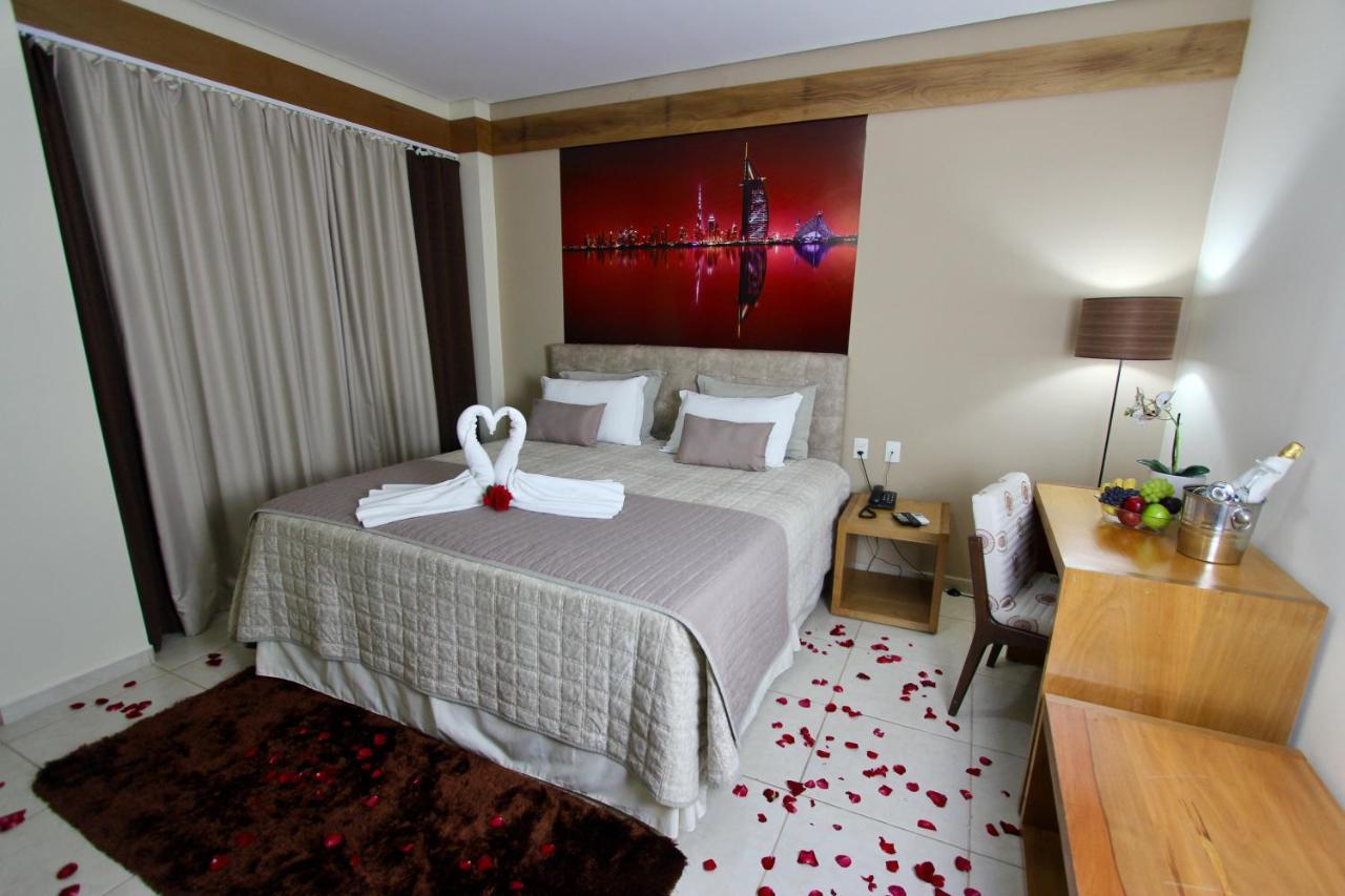 Prisma Plaza Hotel เตาบาแต ภายนอก รูปภาพ