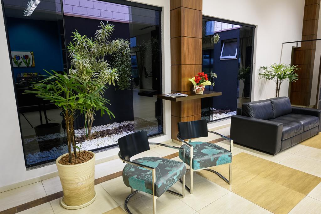 Prisma Plaza Hotel เตาบาแต ภายนอก รูปภาพ