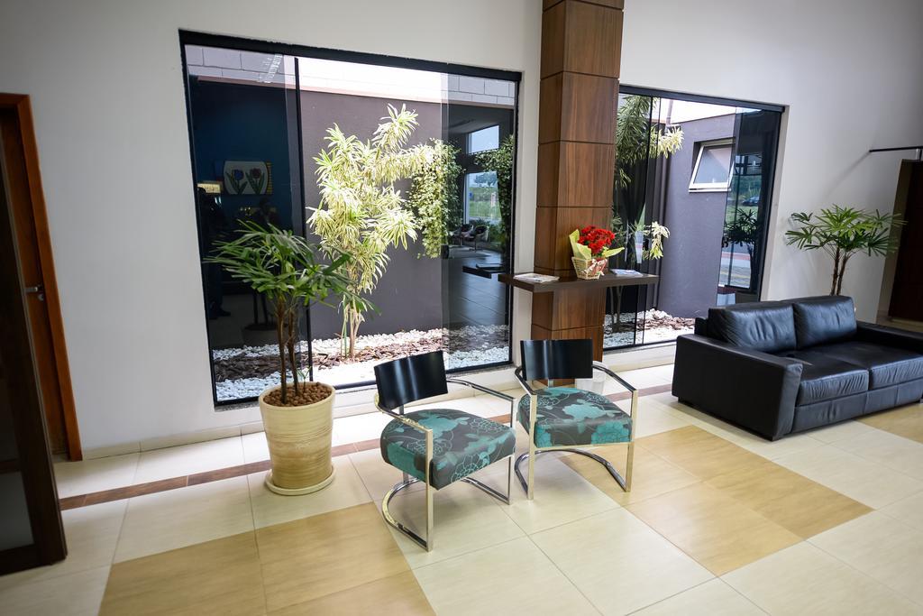 Prisma Plaza Hotel เตาบาแต ภายนอก รูปภาพ