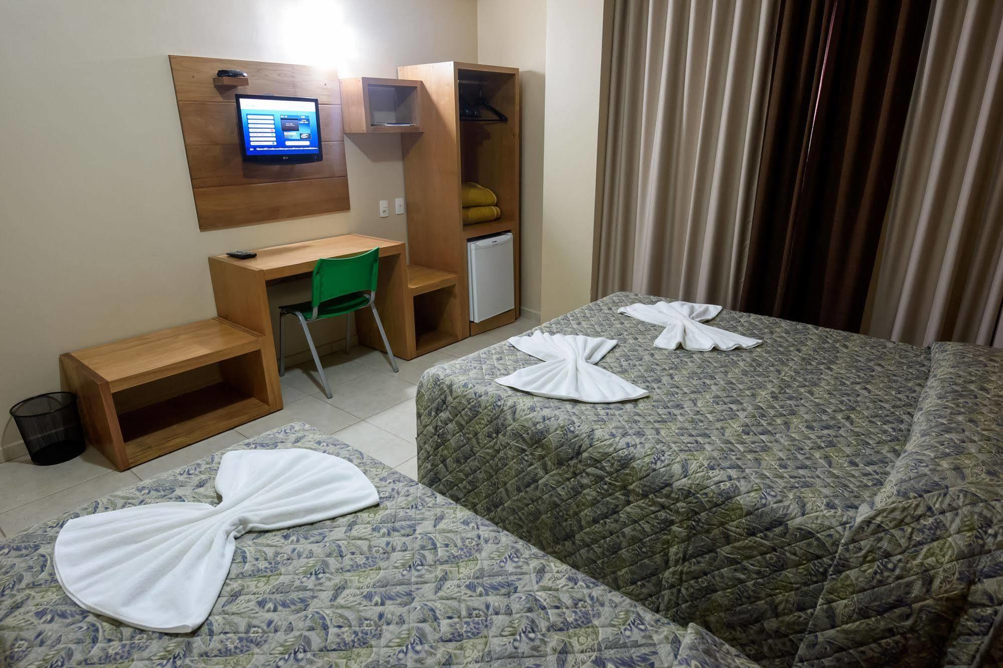 Prisma Plaza Hotel เตาบาแต ภายนอก รูปภาพ