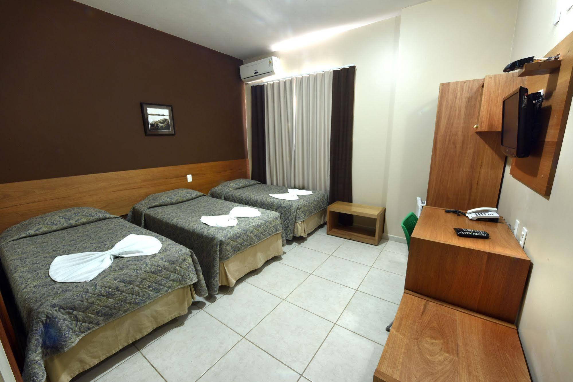 Prisma Plaza Hotel เตาบาแต ภายนอก รูปภาพ